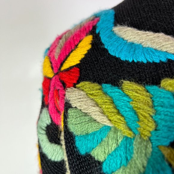 Vintage Maurada Size M Black Pullover Sweater Embroidered Colorful - Picture 4 of 11